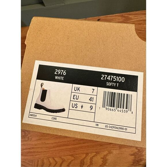 Doc Martens White Softy T Chelsea Boots 2976 Dr. Martens, Women’s Size 9 NIB NEW - Picture 16 of 16